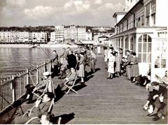 Angling-Competition-Hastings-Pier-1956.